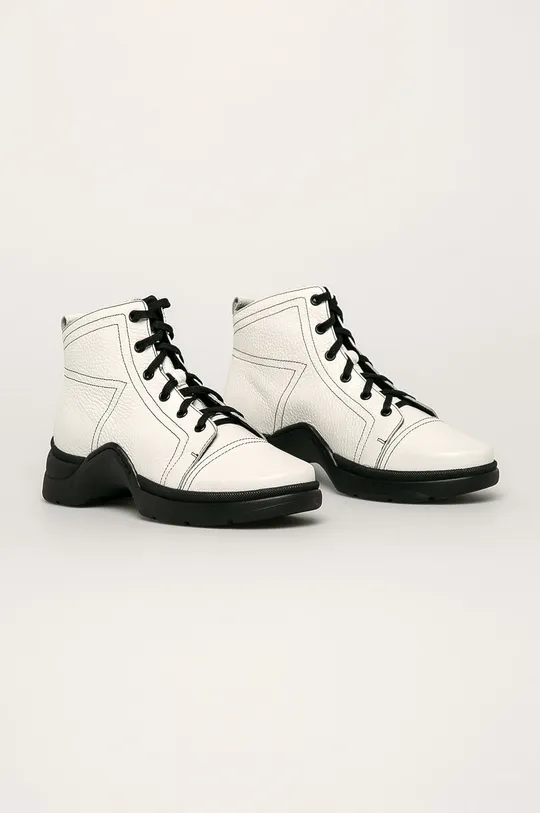 Solo Femme - Kožené členkové topánky biela