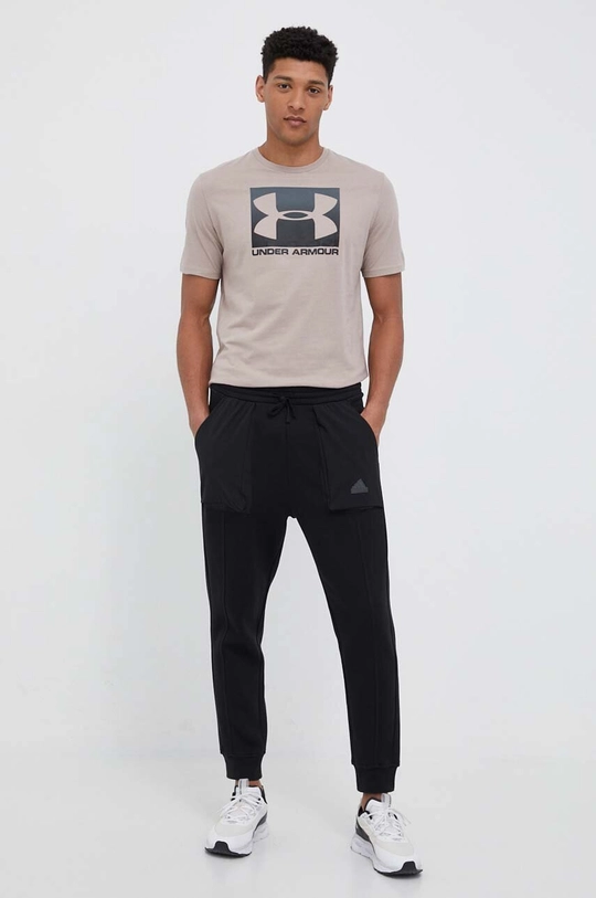 Under Armour t-shirt bézs