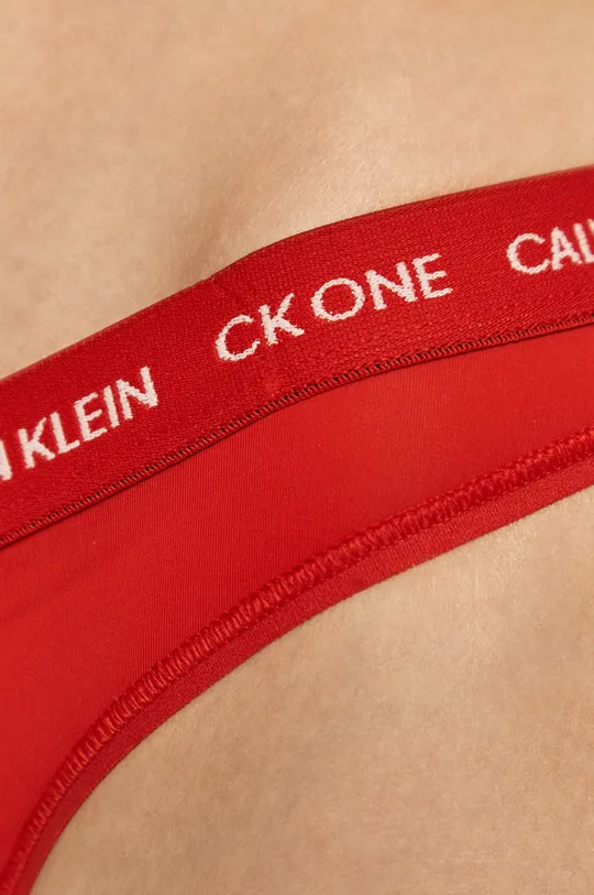 Calvin Klein Underwear - Tanga CK One  Bélés: 100% pamut Jelentős anyag: 20% elasztán, 80% nejlon