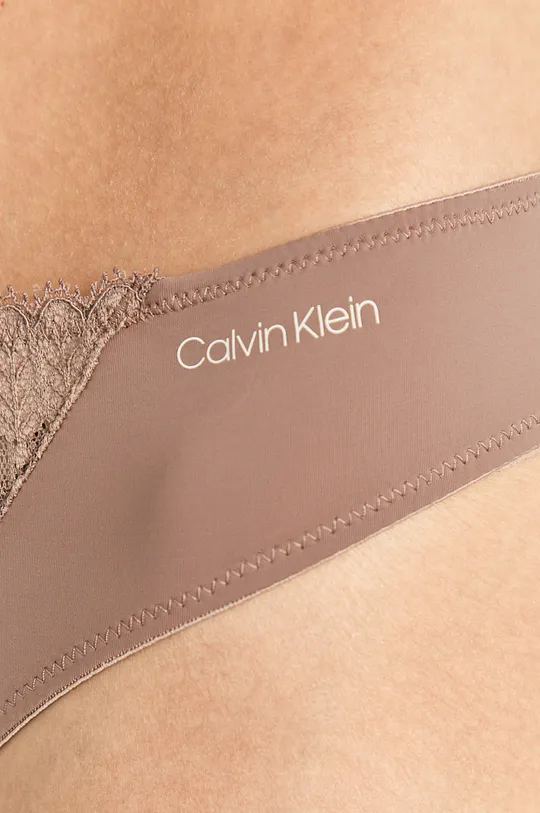Calvin Klein Underwear - Tangá  Základná látka: 8% Elastan, 92% Nylón Iné látky: 100% Bavlna Prvky: 23% Elastan, 77% Nylón