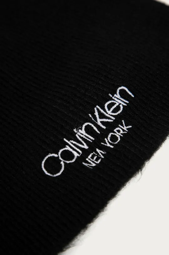 Calvin Klein - Sapka  60% akril, 14% poliamid, 10% poliészter, 8% gyapjú, 8% viszkóz