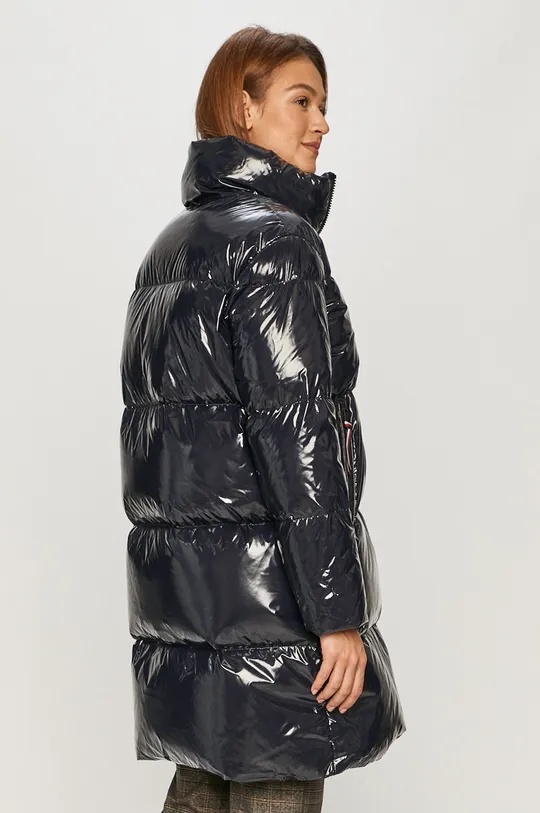 Tommy Hilfiger Пухова куртка  Основний матеріал: 100% Поліамід Підкладка: 100% Поліестер Наповнювач: 70% Гусячий пух, 30% Пір'я