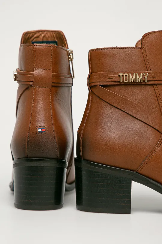 Tommy Hilfiger - Kožené členkové topánky  Zvršok: Prírodná koža Vnútro: Textil, Prírodná koža Podrážka: Syntetická látka