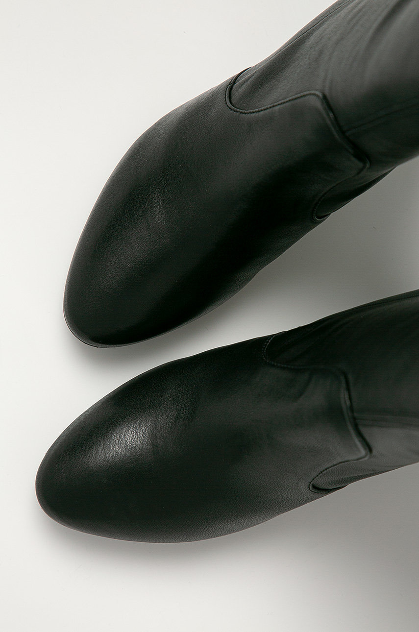 zuzanna stuart weitzman