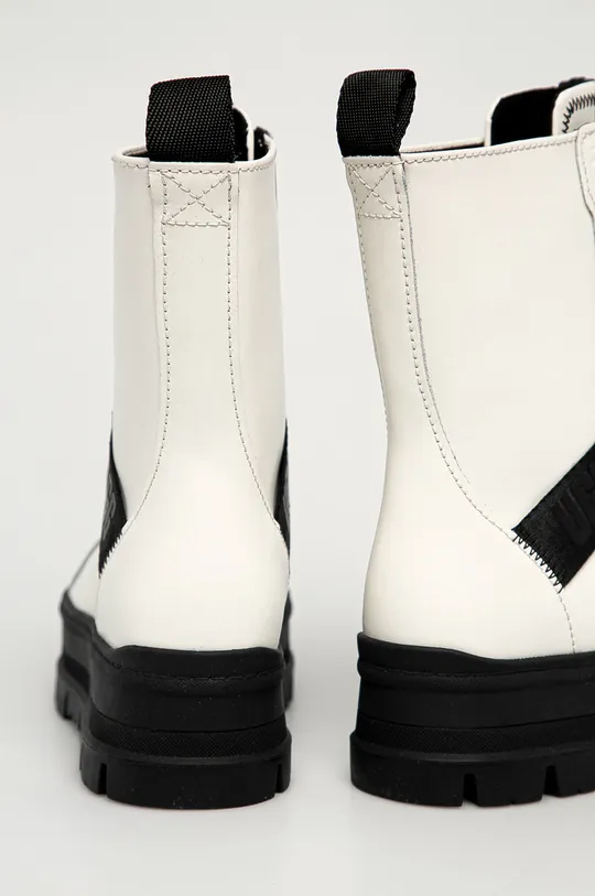 білий UGG - Шкіряні черевики Sheena