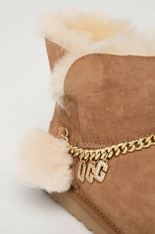 UGG - Semišové snehule Classic Charm Mini II  Zvršok: Semišová koža Vnútro: Vlna Podrážka: Syntetická látka