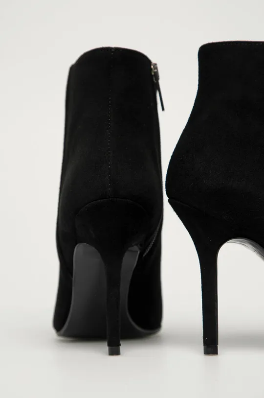 Karl Lagerfeld - Шкіряні черевики  Халяви: Замша Внутрішня частина: Синтетичний матеріал, Натуральна шкіра Підошва: Синтетичний матеріал