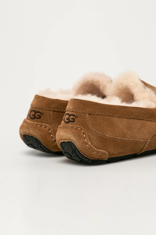 καφέ UGG - Δερμάτινες παντόφλες Ascot