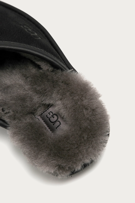 UGG - Шкіряні тапочки Scuff  Халяви: Натуральна шкіра Внутрішня частина: Вовна Підошва: Синтетичний матеріал