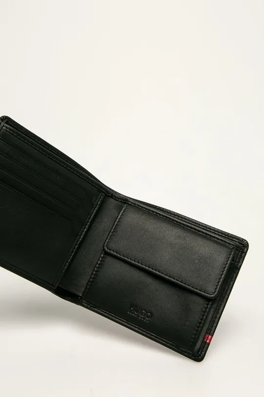 Hugo -Кожаный кошелёк + брелок Подкладка: 100% Полиэстер Основной материал: 100% Натуральная кожа Вставки: 100% Железо