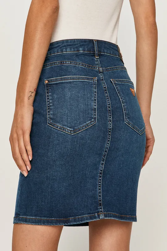 Guess Jeans - Rifľová sukňa  Základná látka: 90% Bavlna, 2% Elastan, 8% Elastomultiester Podšívka vrecka: 25% Bavlna, 75% Polyester