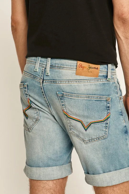 Pepe Jeans - Rifľové krátke nohavice Cane  Základná látka: 92% Bavlna, 2% Elastan, 6% Polyester Prvky: 35% Bavlna, 65% Polyester