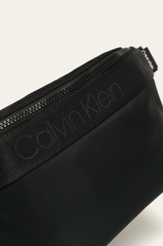 Calvin Klein - Ľadvinka  90% Polyester, 10% Polyuretán