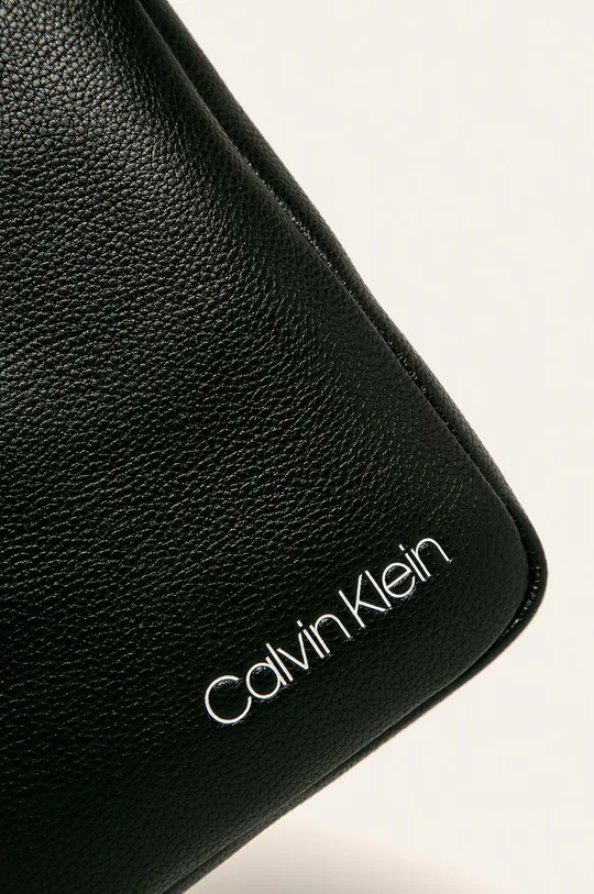 Calvin Klein - Malá taška  100% Polyuretán