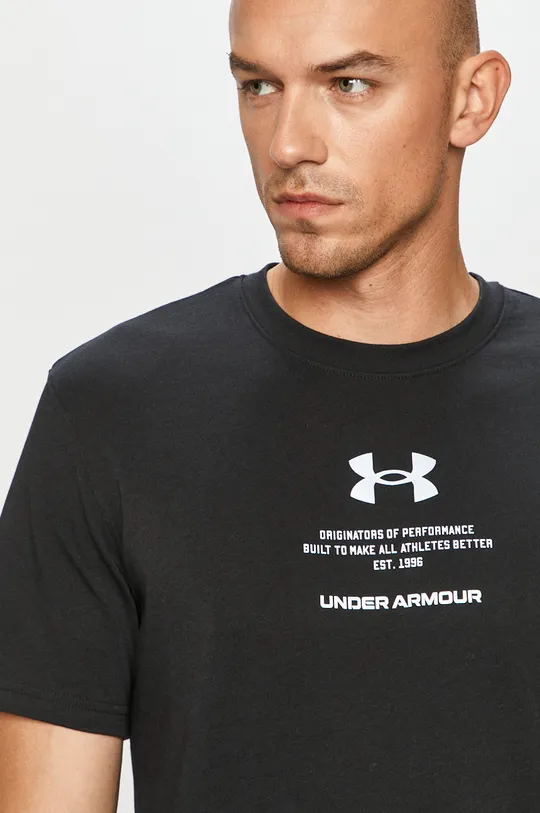 czarny Under Armour - T-shirt 1357171.001