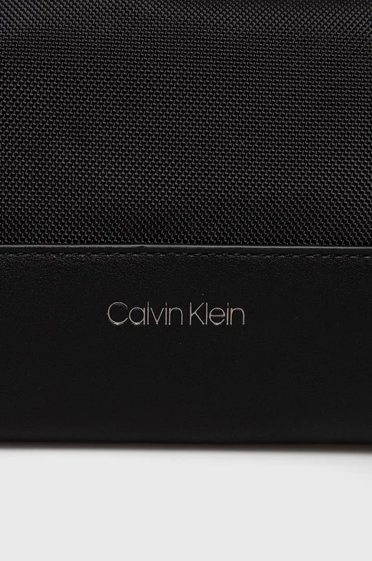 fekete Calvin Klein kozmetikai táska