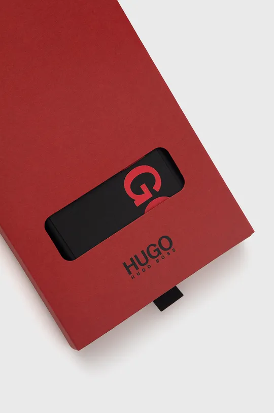 Puzdro na mobil Hugo  Základná látka: 100% Termoplastický polyuretán Prvky: 100% Prírodná koža