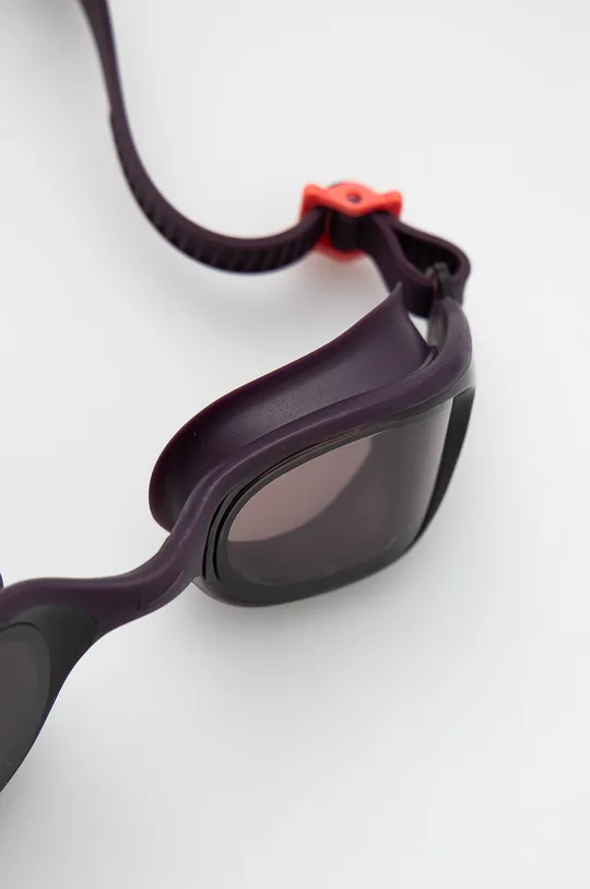 Nike očala za plavanje  40 % Silikon, 30 % Polikarbonat, 30 % Guma