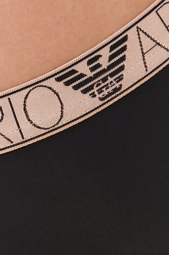 Tangá Emporio Armani Underwear  1. látka: 14% Elastan, 86% Polyamid 2. látka: 9% Elastan, 63% Polyamid, 28% Polyester 3. látka: 100% Bavlna