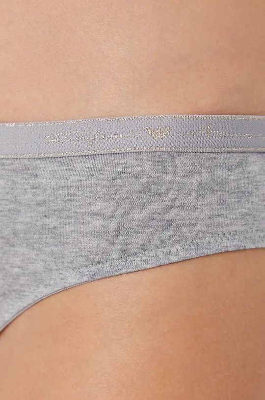 Emporio Armani Underwear bugyi  Jelentős anyag: 95% pamut, 5% elasztán Bélelv: 95% pamut, 5% elasztán Szegély: 16% elasztán, 56% poliamid, 23% poliészter, 5% fémszál