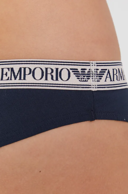 Бразилианы Emporio Armani Underwear  Основной материал: 95% Хлопок, 5% Эластан Подкладка: 95% Хлопок, 5% Эластан Резинка: 10% Эластан, 90% Полиэстер