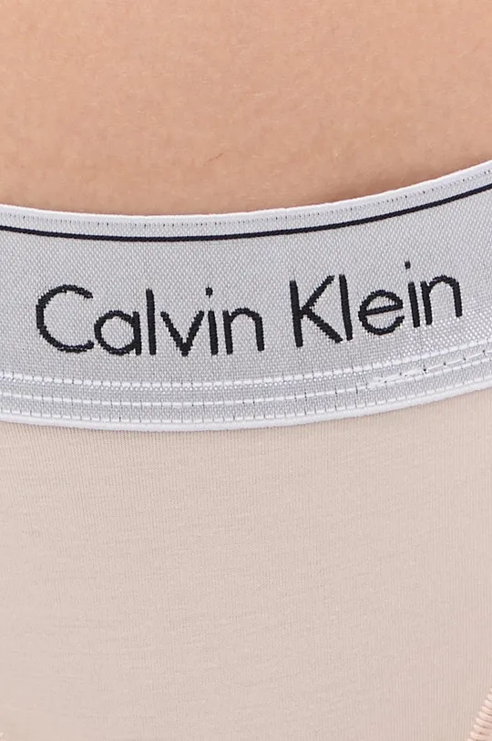 Tangá Calvin Klein Underwear  Základná látka: 53% Bavlna, 12% Elastan, 35% Modal Úprava : 10% Elastan, 60% Nylón, 30% Polyester