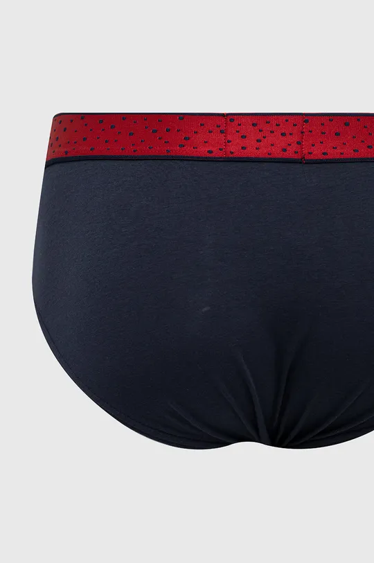 Slipy Emporio Armani Underwear  Základná látka: 95% Bavlna, 5% Elastan Úprava : 7% Elastan, 64% Polyamid, 29% Polyester