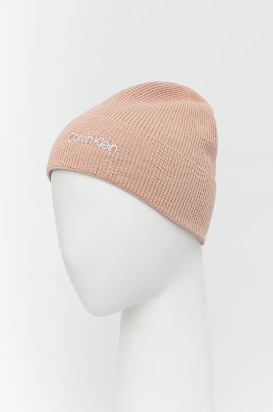 Kapa s dodatkom vune Calvin Klein roza