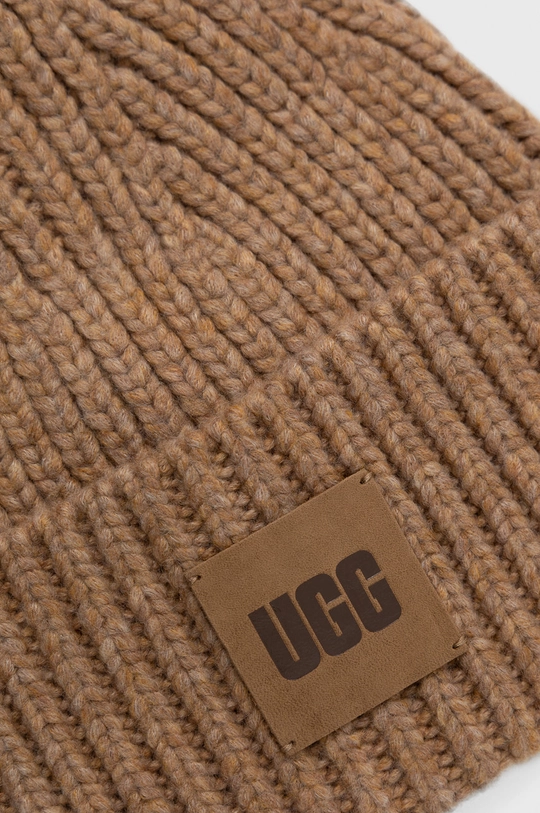 UGG wool blend beanie 78% Acrylic, 17% Nylon, 5% Wool