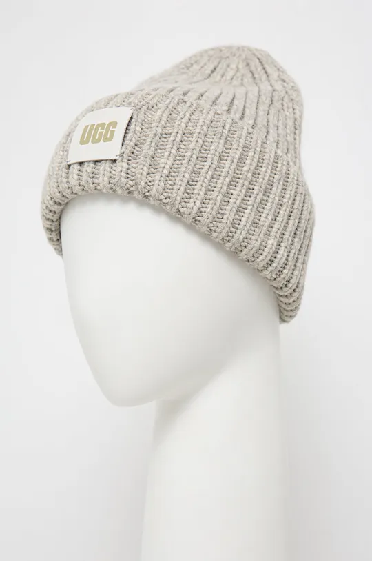UGG wool blend beanie and scarf gray