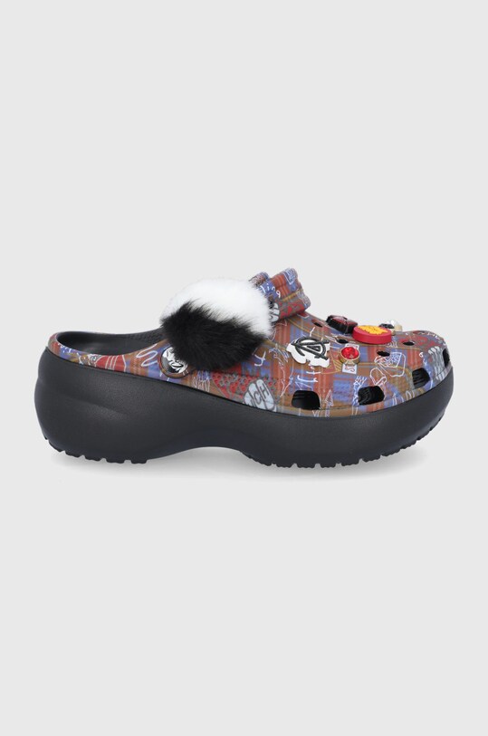 Šľapky Crocs x Cruella dámske, čierna farba, na platforme ANSWEAR.sk