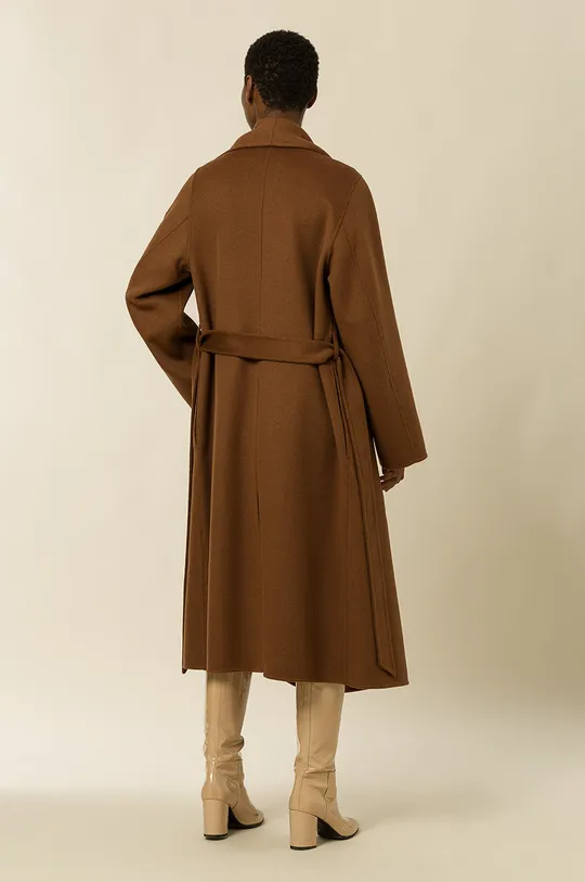 Παλτό Ivy Oak  Κύριο υλικό: 100% Μαλλί μερινός Φόδρα τσέπης: 52% Πολυεστέρας, 48% Βισκόζη