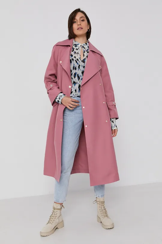 Пальто Armani Exchange розовый