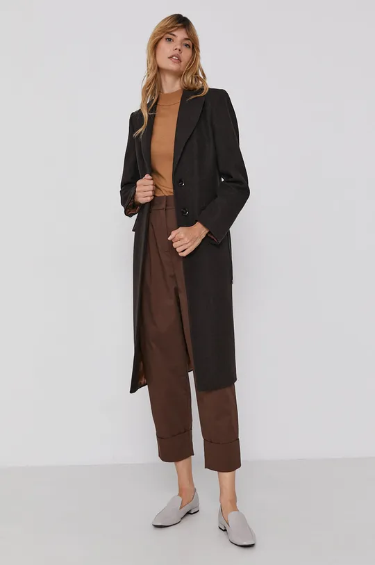 Пальто Sisley коричневый