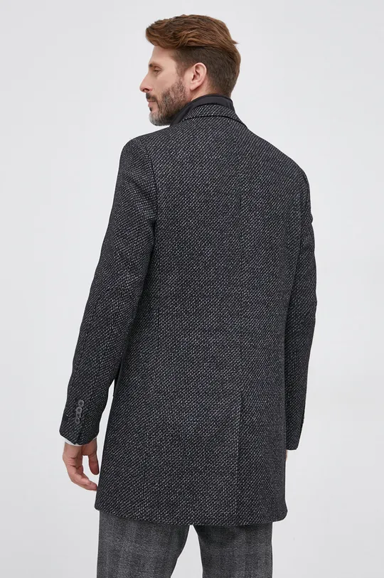 Kabát s prímesou vlny Karl Lagerfeld  Podšívka: 100% Viskóza 1. látka: 40% Bavlna, 13% Polyamid, 7% Polyester, 35% Vlna, 5% Iná látka 2. látka: 100% Polyester