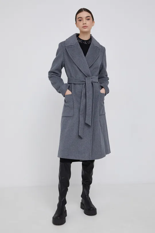 Μάλλινο παλτό DKNY  Κύριο υλικό: 4% Ακρυλικό, 45% Πολυεστέρας, 50% Μαλλί, 1% Άλλα ύλη