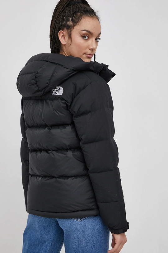 Пухено яке The North Face W HMLYN DOWN PARKA  Подплата: 100% Полиестер Пълнеж: 20% Пера, 80% Пух Основен материал: 100% Найлон