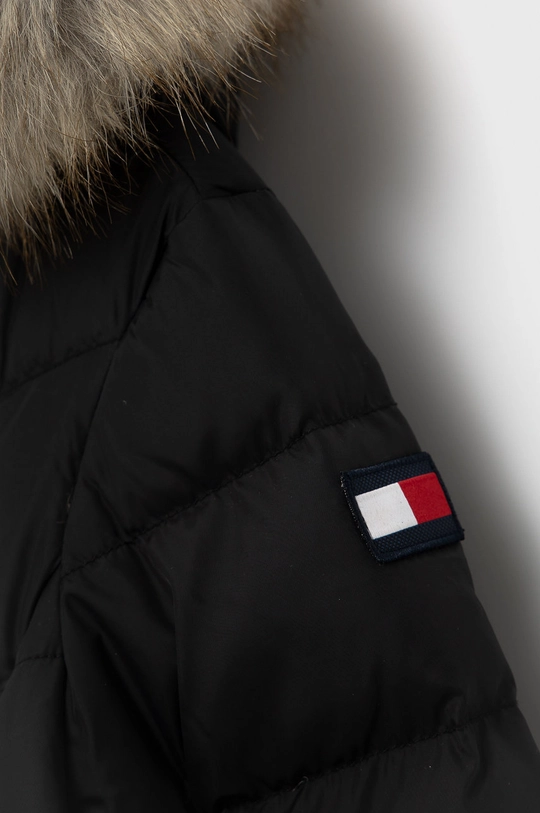 Tommy Hilfiger Kurtka puchowa dziecięca Podszewka: 100 % Poliester, Wypełnienie: 30 % Pierze, 70 % Puch, Materiał zasadniczy: 100 % Poliester, Sztuczne futerko: 57 % Akryl, 43 % Modakryl, Ściągacz: 2 % Elastan, 98 % Poliester