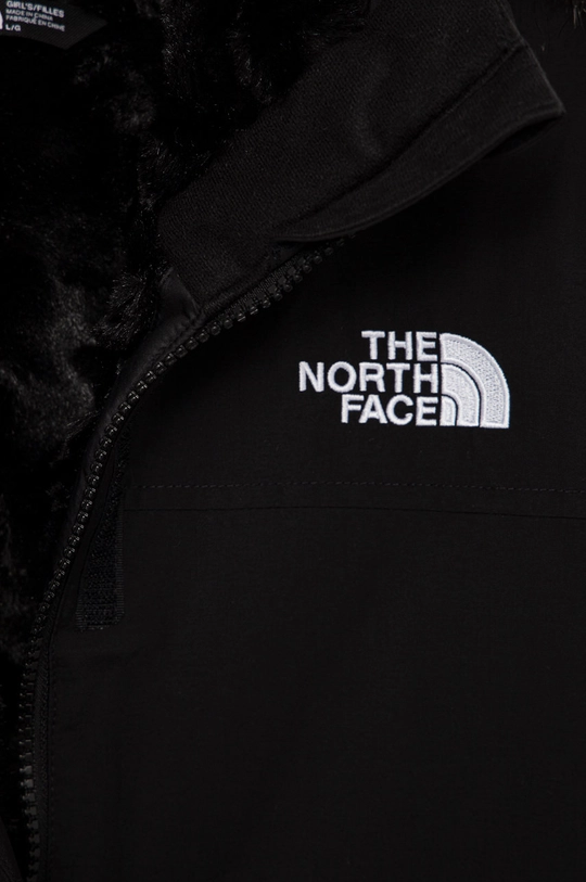 Детская пуховая куртка The North Face  Основной материал: 100% Нейлон Подкладка: 100% Полиэстер Искусственный мех: 70% Акрил, 17% Полиэстер, 13% Модакрил Наполнитель 2: 100% Полиэстер Наполнитель 1: 80% Пух, 20% Перья