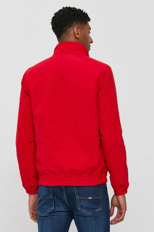 Куртка Tommy Jeans  Подкладка: 100% Полиэстер Наполнитель: 100% Полиэстер Основной материал: 100% Полиамид