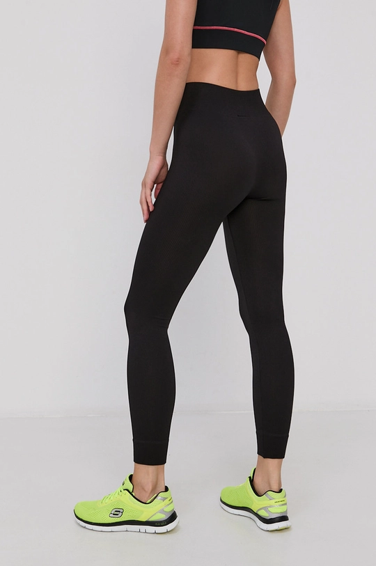 Only Play legging  10% elasztán, 15% poliamid, 75% Újrahasznosított poliamid