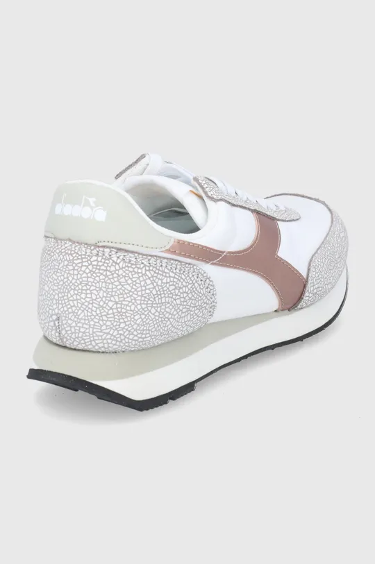 Παπούτσια Diadora  Πάνω μέρος: Υφαντικό υλικό, Φυσικό δέρμα Εσωτερικό: Υφαντικό υλικό Σόλα: Συνθετικό ύφασμα