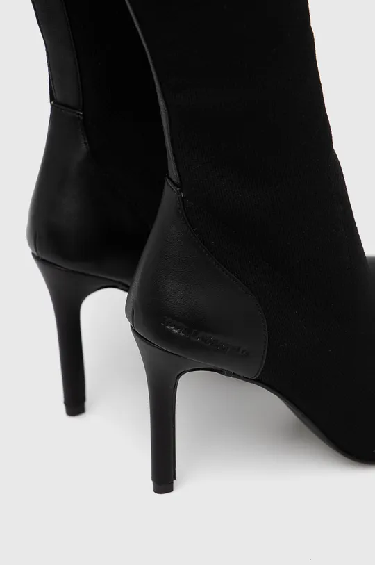 Elegantni škornji Karl Lagerfeld  Steblo: Tekstilni material, Naravno usnje Notranjost: Sintetični material, Tekstilni material, Naravno usnje Podplat: Sintetični material
