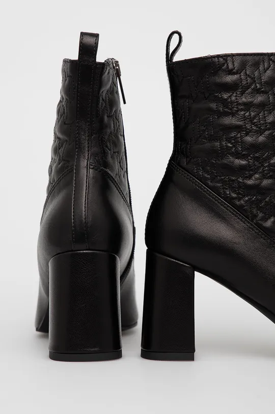 Шкіряні черевики Karl Lagerfeld  Халяви: Шкіра Внутрішня частина: Синтетичний матеріал, Шкіра Підошва: Синтетичний матеріал