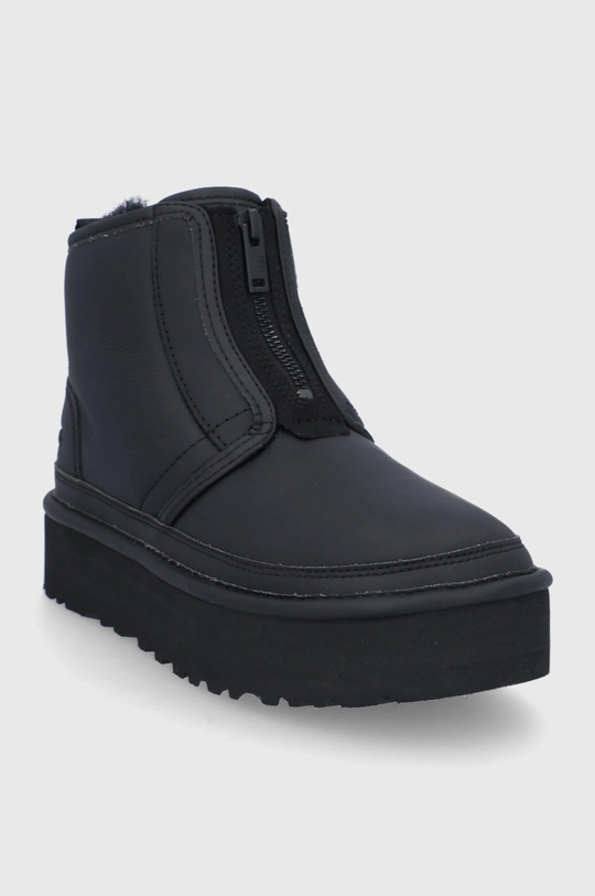 Kožené snehule UGG Neumel Platform Zip čierna