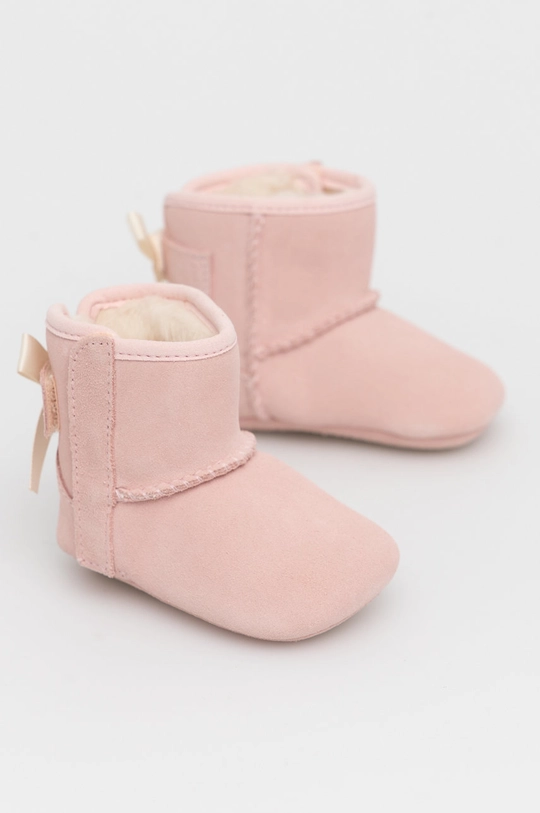 Detská čiapka a papuče UGG  Zvršok: Semišová koža Vnútro: Vlna Podrážka: Syntetická látka Iné látky: 20% Akryl, 20% Nylón, 54% Polyester, 6% Vlna