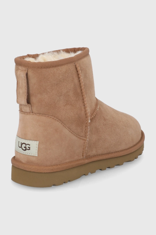 Замшевые сапоги UGG Classic Mini  Голенище: Замша Внутренняя часть: Шерсть Подошва: Синтетический материал