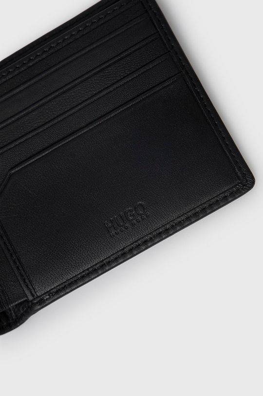 Peněženka a obal karty Hugo  Podšívka: 100% Polyester Hlavní materiál: 100% Přírodní kůže
