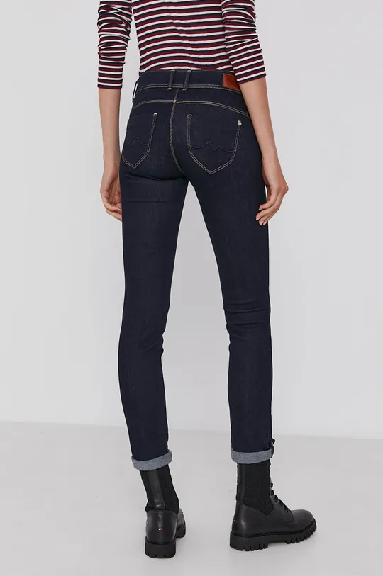 Τζιν παντελόνι Pepe Jeans  Κύριο υλικό: 84% Βαμβάκι, 2% Σπαντέξ, 14% Πολυεστέρας Άλλα υλικά: 35% Βαμβάκι, 65% Πολυεστέρας