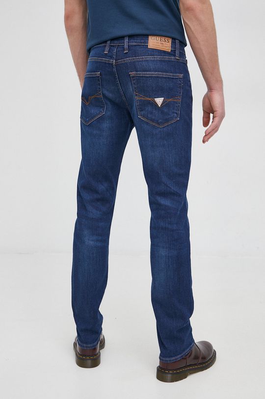 Guess jeansi  Materialul de baza: 92% Bumbac, 1% Elastan, 7% Elastomultiester Captuseala buzunarului: 35% Bumbac, 65% Poliester